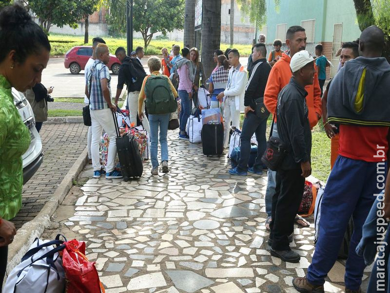 Metade dos venezuelanos que entram no Brasil acaba voltando ao país 