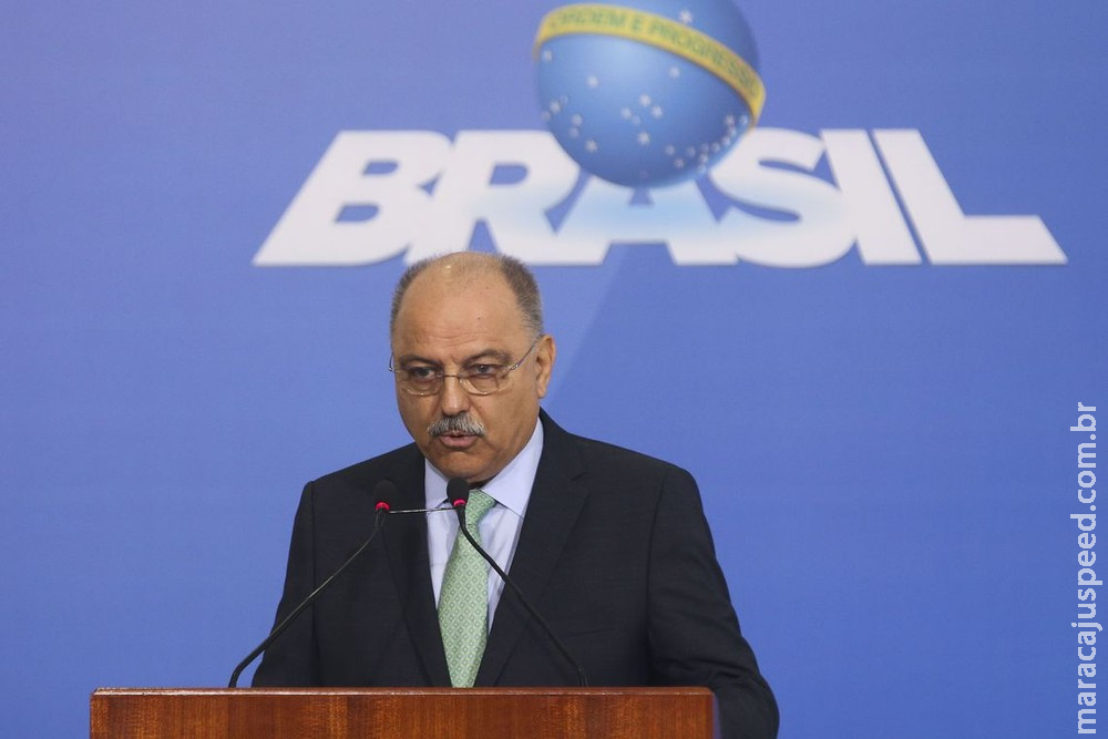 Ministro diz que ainda não está definido se Bolsonaro desfilará em carro aberto na posse Ministro diz que ainda não está definido se Bolsonaro desfilará em carro aberto na posse