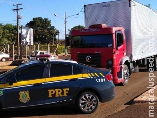 Motorista é preso tentando levar 275 mil maços de cigarros para Porto Velho (RO)