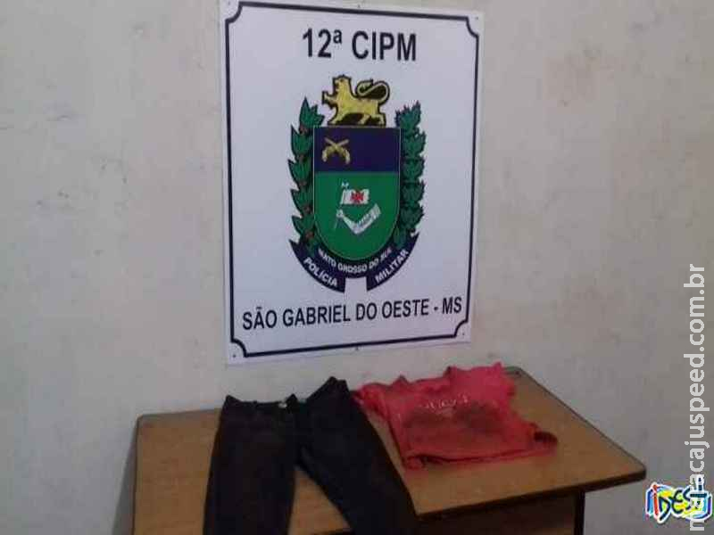  Mulher que fugiu e deixou meia tonelada de maconha é presa com roupas sujas de lama