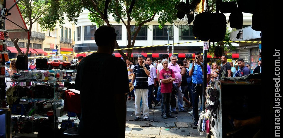 Pirataria causa prejuízo anual de R$ 115 bilhões Pirataria causa prejuízo anual de R$ 115 bilhões