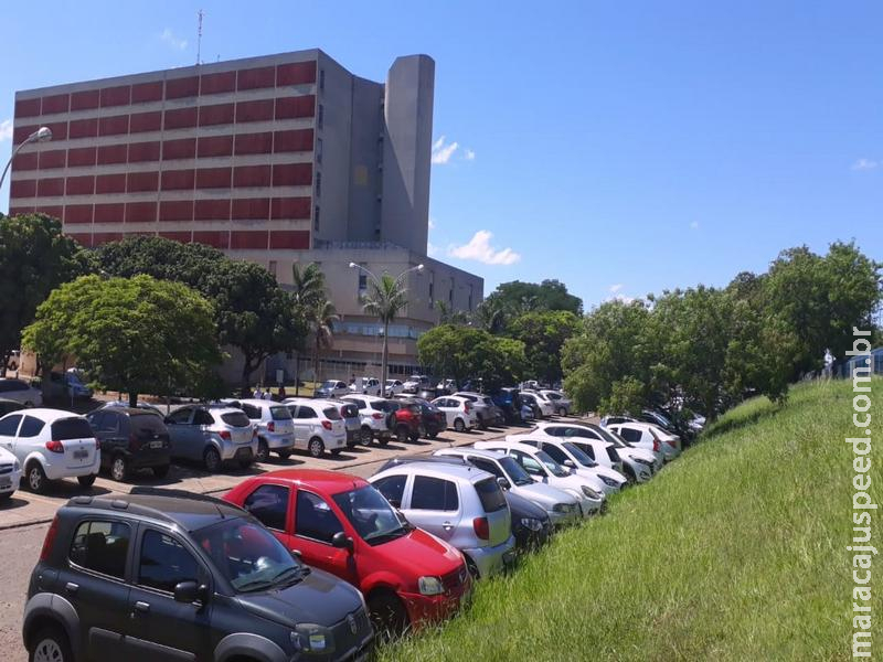 Sem segurança, estacionamento do Hospital é alvo de bandidos