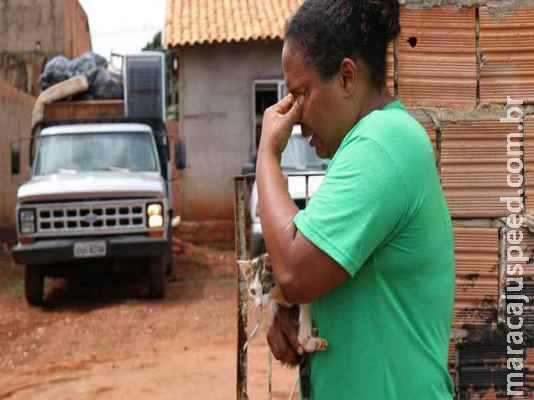 Solidariedade ajuda a dar esperanças a mãe e filhos despejados de casa Solidariedade ajuda a dar esperanças a mãe e filhos despejados de casa