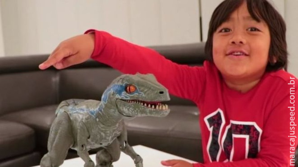 Youtuber Ryan, de 7 anos, ganha US$ 22 milhões e é o mais bem pago do mundo em 2018 Youtuber Ryan, de 7 anos, ganha US$ 22 milhões e é o mais bem pago do mundo em 2018
