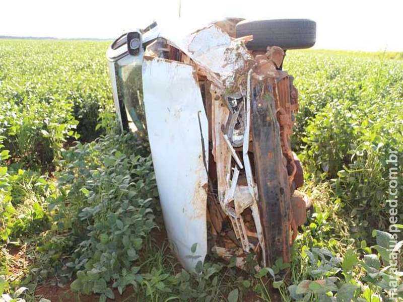 Adolescente morre ao ser arremessada do carro em acidente na MS-306 Adolescente morre ao ser arremessada do carro em acidente na MS-306