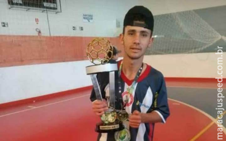 Ao tentar salvar criança em rio, jovem de 18 anos morre afogado Ao tentar salvar criança em rio, jovem de 18 anos morre afogado
