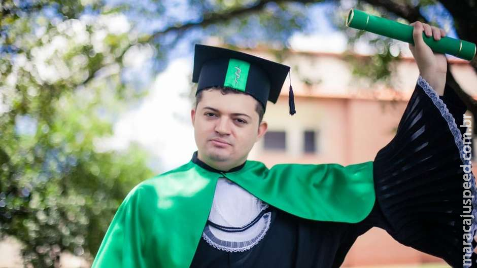 Autismo: o jovem com transtorno que desafiou diagnósticos e se formou em medicina Autismo: o jovem com transtorno que desafiou diagnósticos e se formou em medicina