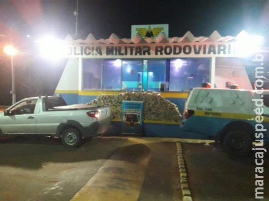 Batedores fogem, mas traficantes são presos com quase 800 quilos de maconha