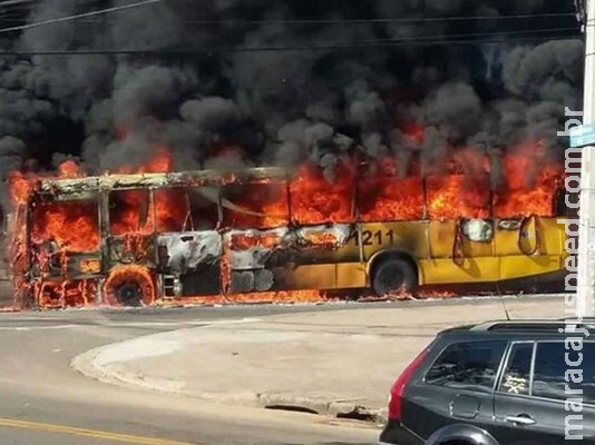 Brasil teve mais de 4.300 ônibus queimados em 31 anos