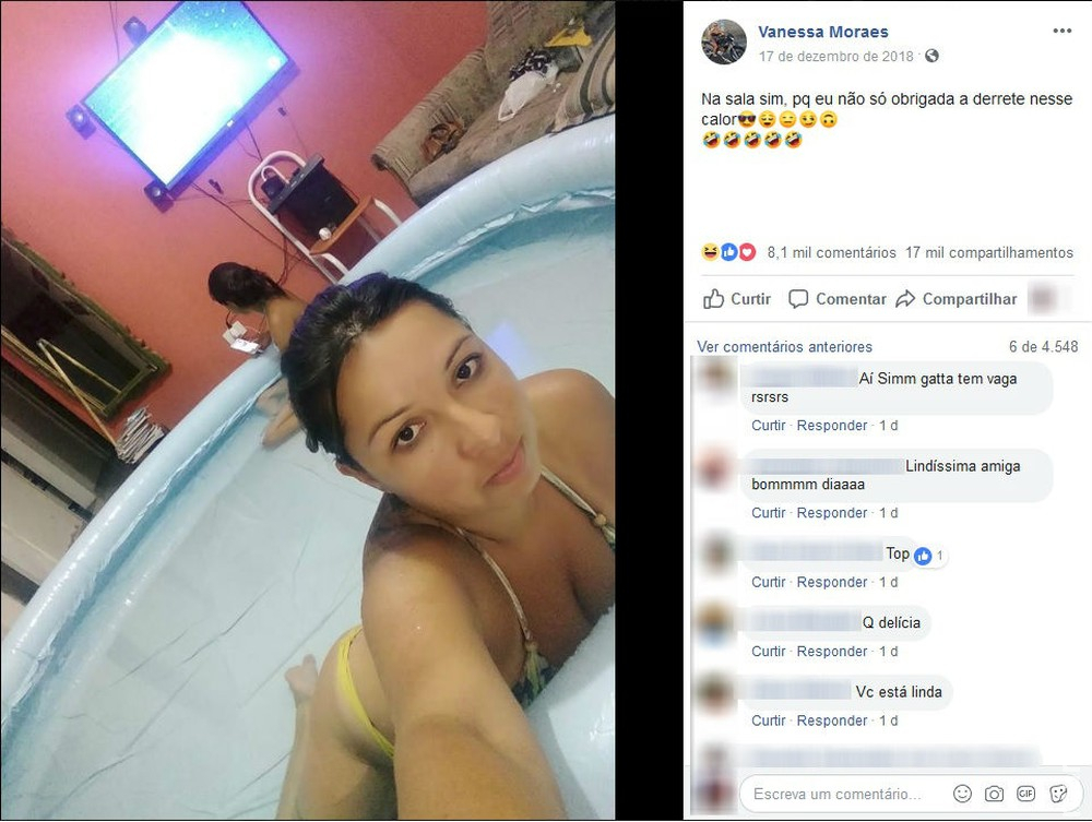 Cabeleireira monta piscina na sala para se refrescar : 