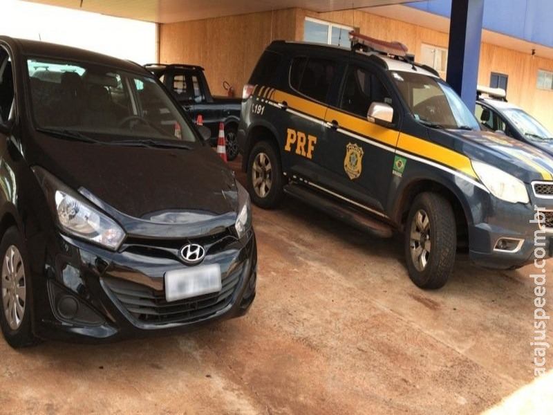 Carro roubado em PR é recuperado em MS Carro roubado em PR é recuperado em MS