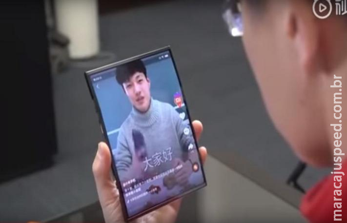 Co-fundador revela como será o celular com tela dobrável da Xiaomi
