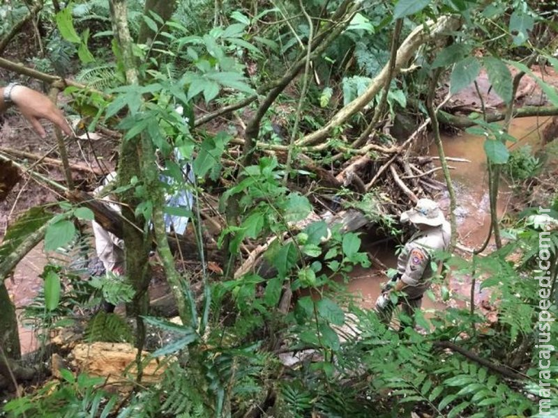Corpo é encontrado no leito de rio em avançado estado de decomposição