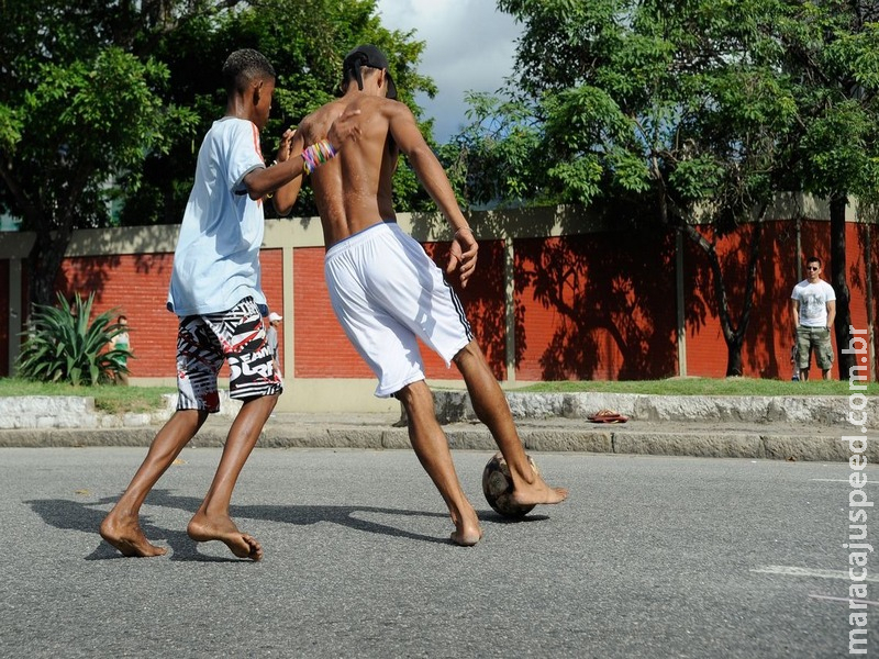 Dois em cada dez jovens de países emergentes não trabalham nem estudam