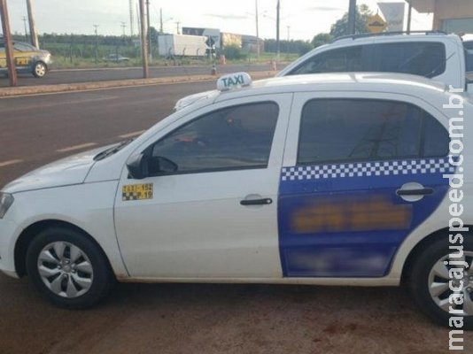 Dupla em táxi "escoltava" caminhonete a caminho do Paraguai