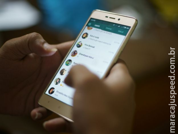 Eduardo Bolsonaro critica WhatsApp e sugere Telegram como alternativa Eduardo Bolsonaro critica WhatsApp e sugere Telegram como alternativa