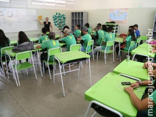 Estudantes da rede estadual devem efetivar matrículas a partir de amanhã Estudantes da rede estadual devem efetivar matrículas a partir de amanhã