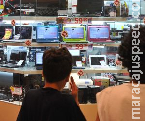 Intenção de consumo das famílias cresce 5,1% de dezembro para janeiro Intenção de consumo das famílias cresce 5,1% de dezembro para janeiro