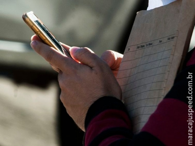 Número de linhas de celular tem maior queda do ano em novembro Número de linhas de celular tem maior queda do ano em novembro