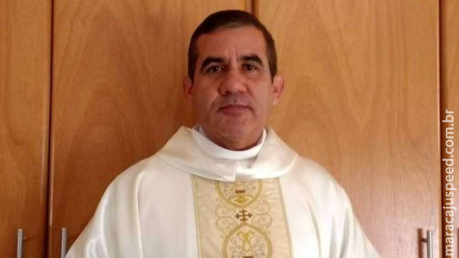 Padre é flagrado dirigindo alcoolizado Padre é flagrado dirigindo alcoolizado