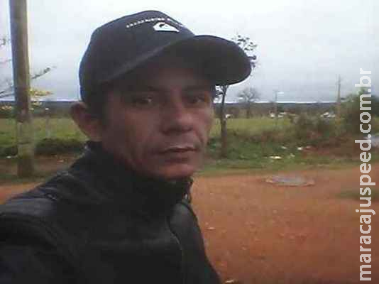 Pintor é assassinado a facadas em emboscada por grupo de adolescentes