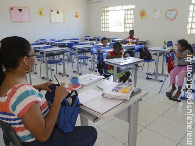 Piso salarial para o magistério é reajustado em 4,17% Piso salarial para o magistério é reajustado em 4,17%