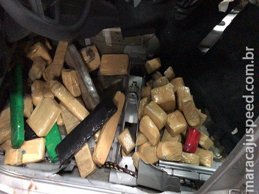 Polícia apreende maconha em fundo falso de carro que estava em oficina de Dourados