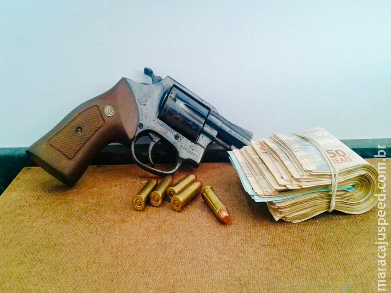 Polícia cumpre mandados de prisão, apreende arma e recuper moto furtada no final de semana