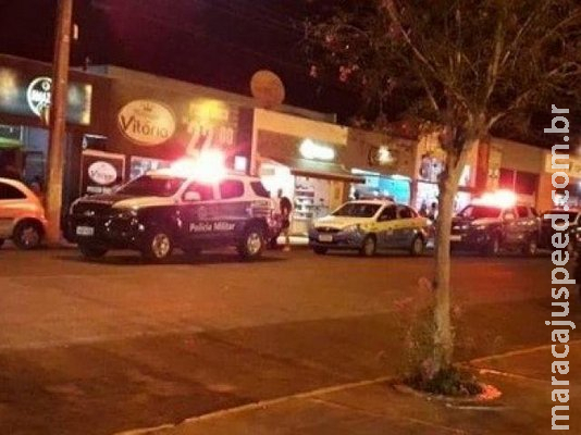 Polícia flagra adolescentes bebendo e fecha casa noturna