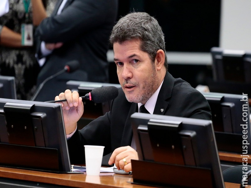 Proposta acaba com atenuante de pena para menor de 21 e maior de 70 anos Proposta acaba com atenuante de pena para menor de 21 e maior de 70 anos