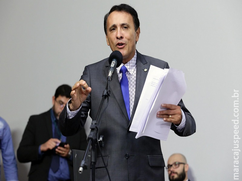 Proposta aumenta em cinco vezes a multa para quem desrespeitar pedestre na faixa Proposta aumenta em cinco vezes a multa para quem desrespeitar pedestre na faixa