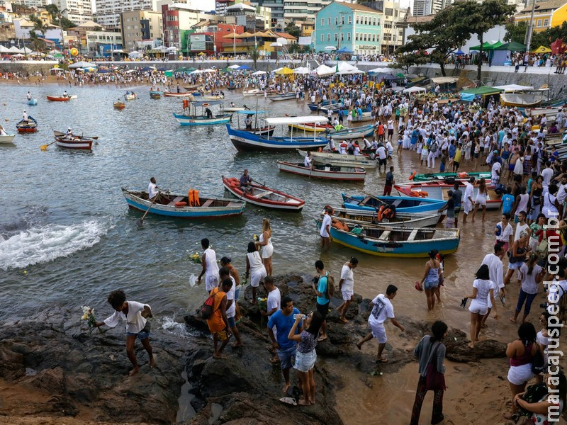 Baianos e turistas se reúnem em celebrações para Iemanjá neste sábado, em Salvador Baianos e turistas se reúnem em celebrações para Iemanjá neste sábado, em Salvador