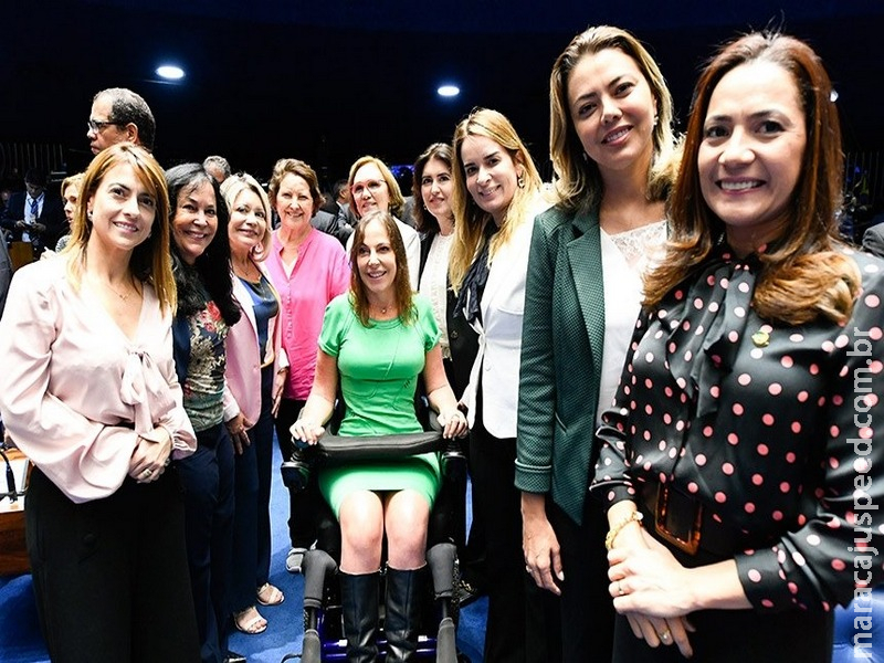 Bancada feminina precisa ocupar espaço no Congresso, dizem senadoras Bancada feminina precisa ocupar espaço no Congresso, dizem senadoras