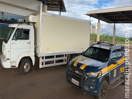 Caminhão furtado em SP é recuperado no Paraná pela PRF de MS Caminhão furtado em SP é recuperado no Paraná pela PRF de MS