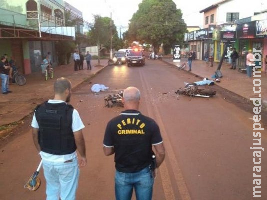 Colisão frontal entre motos em rua movimentada mata dois condutores Colisão frontal entre motos em rua movimentada mata dois condutores