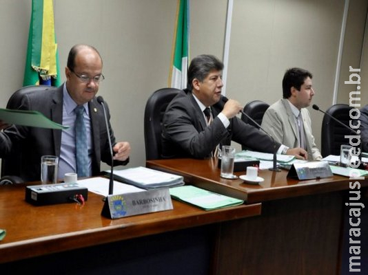Deputados cobram retorno do projeto sobre as taxas cartorárias Deputados cobram retorno do projeto sobre as taxas cartorárias