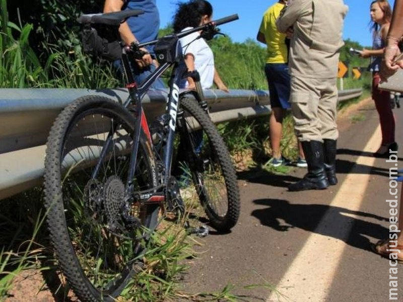 Desequilibrado após passagem de carreta, ciclista cai de ponte na MS-040