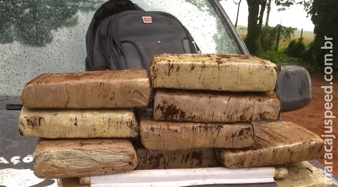 DOF apreende adolescente com droga em ônibus DOF apreende adolescente com droga em ônibus