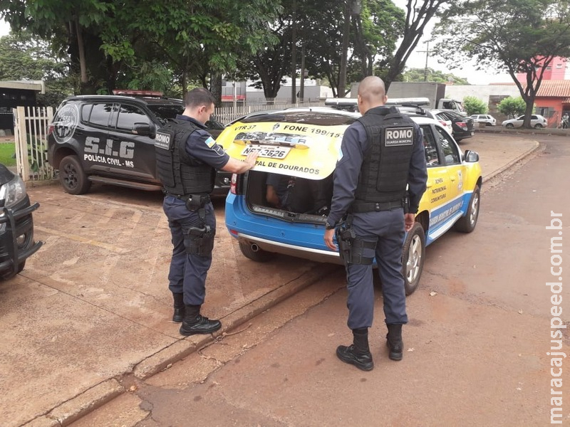Dois homens são presos por violência doméstica
