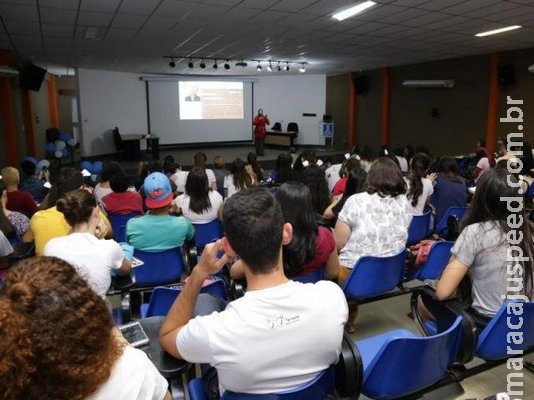 Felicidade não tem receita pronta, mas vira disciplina para ser estudada em sala