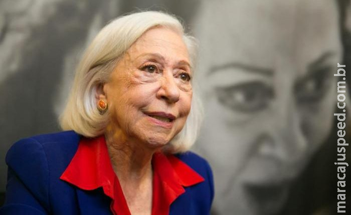 Fernanda Montenegro é internada após passar mal durante gravação Fernanda Montenegro é internada após passar mal durante gravação
