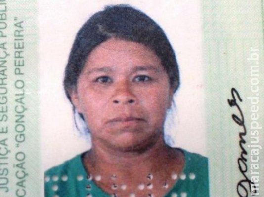 Homem mata a ex-mulher a facadas na frente dos sete filhos