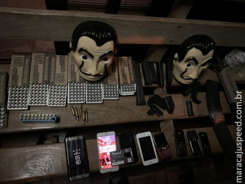 Jovem é preso com arsenal de guerra e suspeita é de relação com PCC