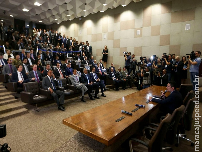 Lei propõe endurecer cumprimento de pena para crimes graves Lei propõe endurecer cumprimento de pena para crimes graves
