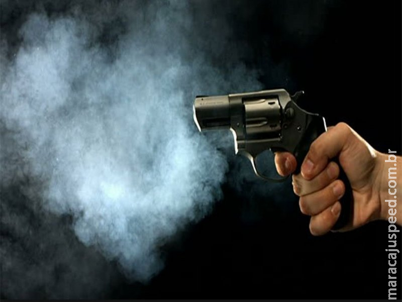 Maracaju: Homem é alvejado por disparos de arma de fogo, no momento que entrava em sua residência Maracaju: Homem é alvejado por disparos de arma de fogo, no momento que entrava em sua residência