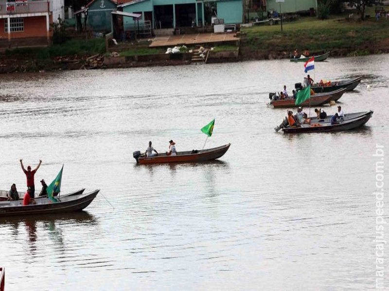 Moradores bloqueiam Rio Paraguai em Porto Murtinho contra Cota Zero na pesca Moradores bloqueiam Rio Paraguai em Porto Murtinho contra Cota Zero na pesca