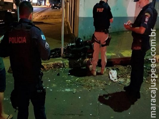 Motociclista de 19 anos morre após colidir em carreta Motociclista de 19 anos morre após colidir em carreta
