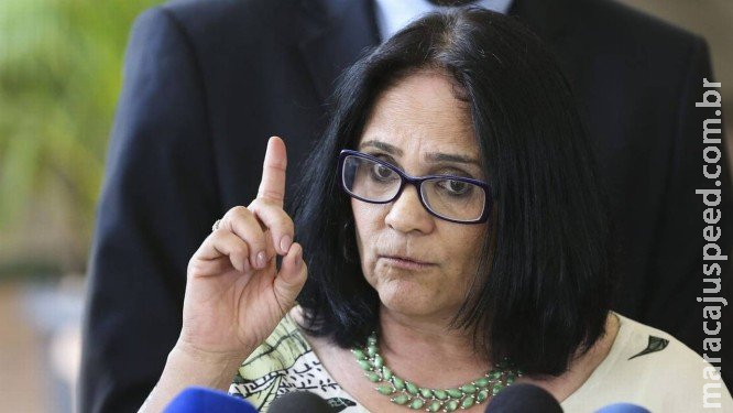 Oposição cobra que MPF investigue Damares Alves por adoção de criança indígena Oposição cobra que MPF investigue Damares Alves por adoção de criança indígena