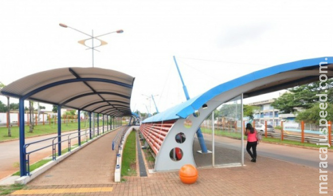  PM apreende aluno que matou aula para vender LSD e ecstasy no terminal de ônibus