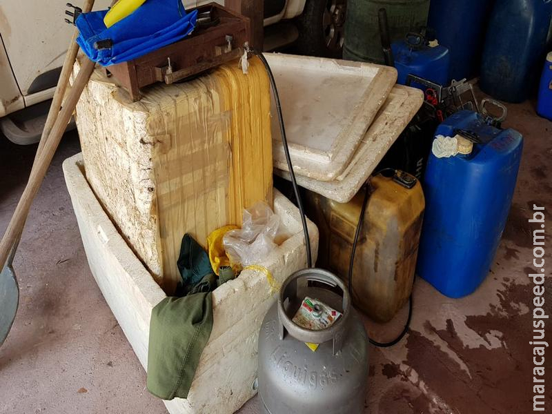 PMA apreende redes de pesca, barco e motor de infratores que pescavam com redes durante a piracema no rio Paraguai PMA apreende redes de pesca, barco e motor de infratores que pescavam com redes durante a piracema no rio Paraguai
